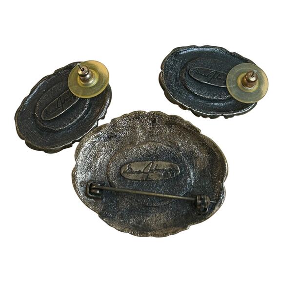 Ginnie Johansen Antique Gold Tone Off White Cabochon Brooch and Earrings Set - Picture 2 of 3